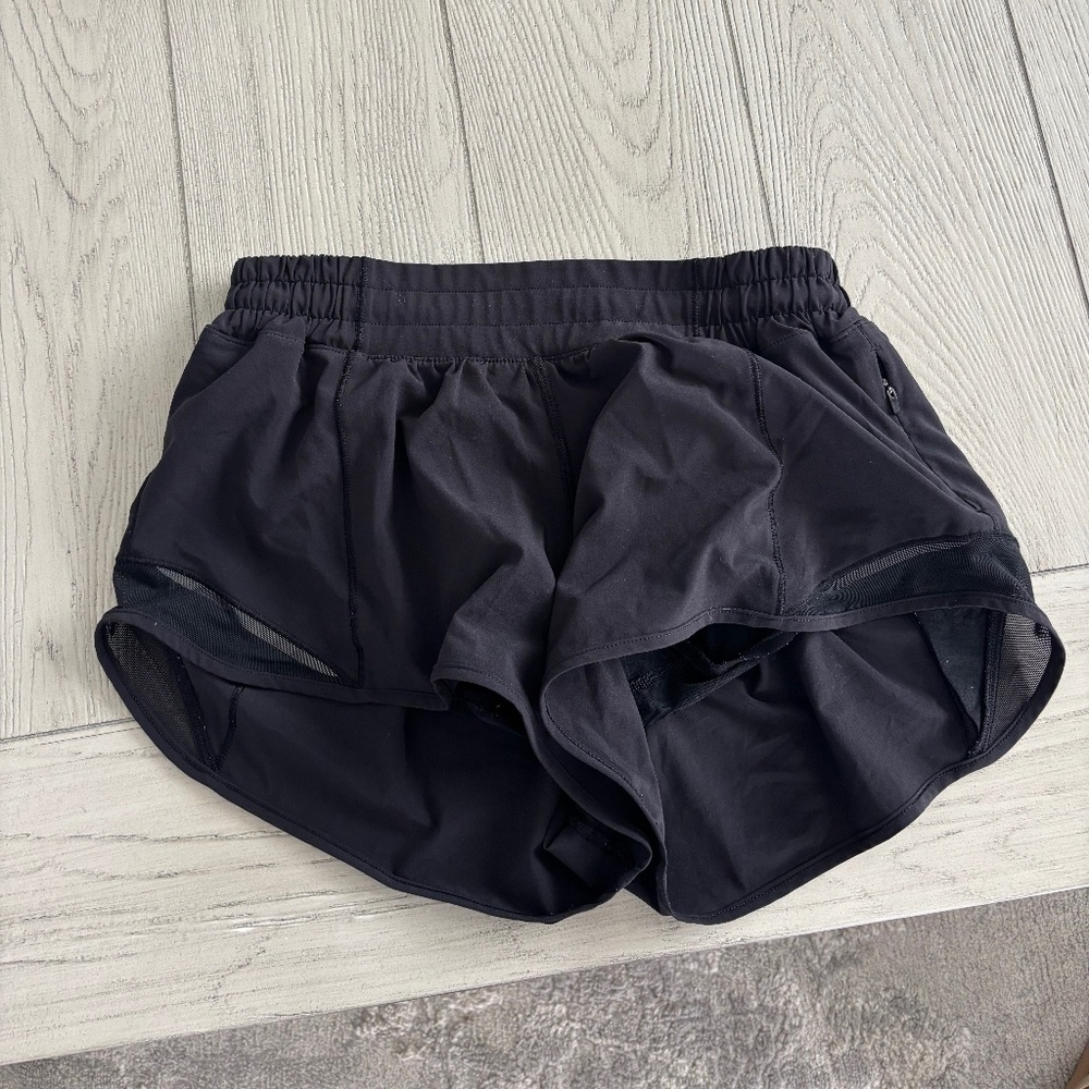 Hotty Hot Low-Rise Lined Short 2.5" size 6